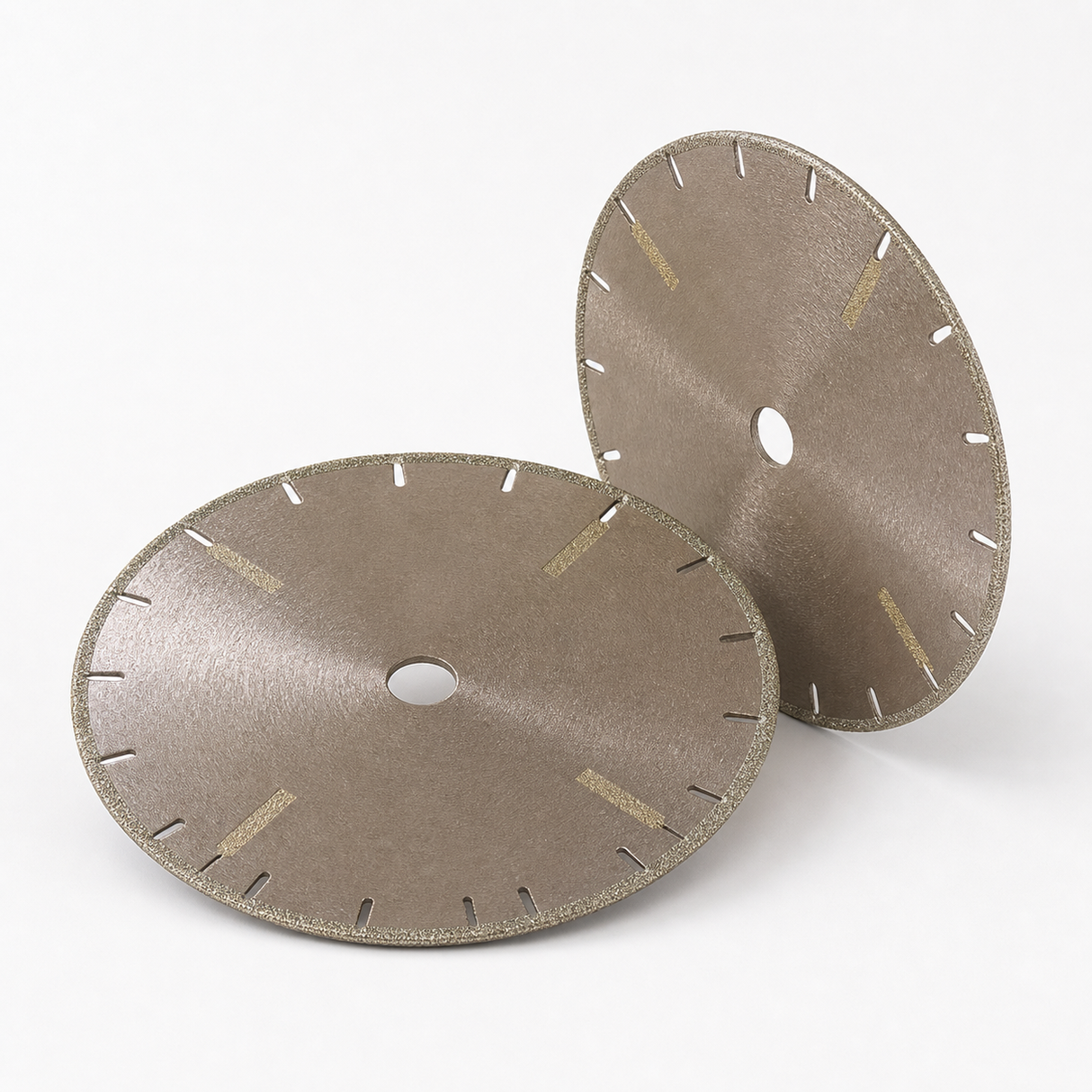 Electroplated diamond saw blade angled product display